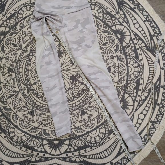 Onzie Camo Mesh Stirrup Leggings XS - Picture 12 of 12